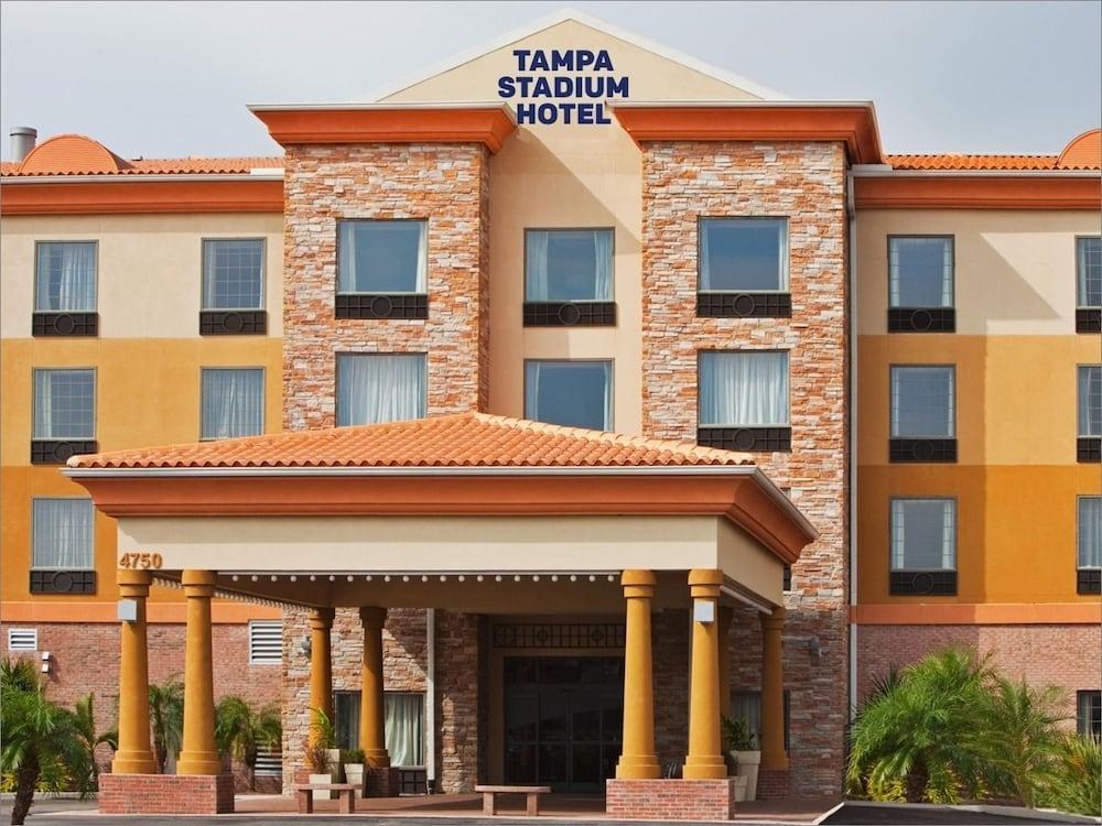 Country Inn & Suites By Radisson, Tampa Airport East-Rj Stadium Exterior photo